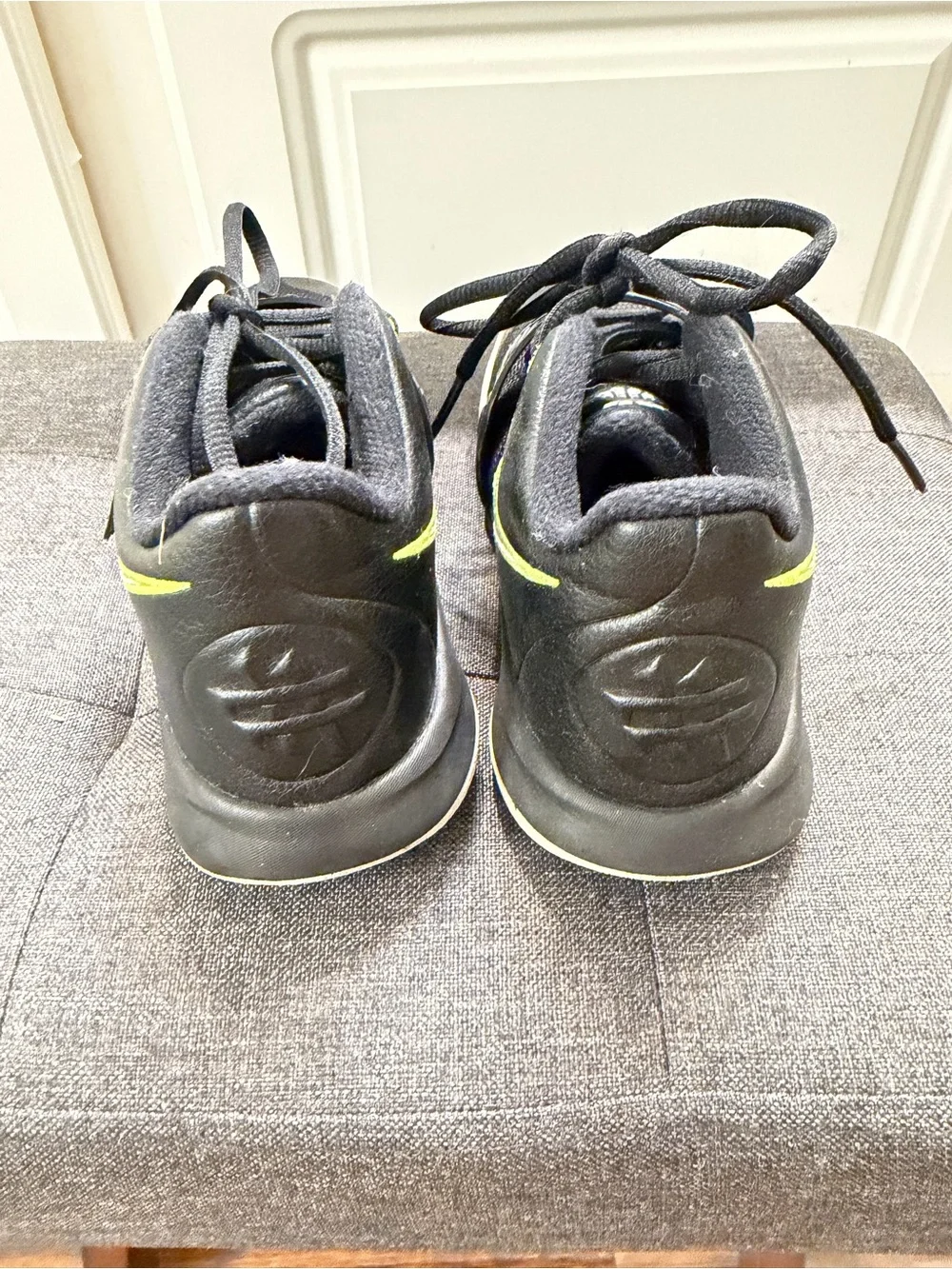 Nike black yellow